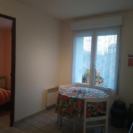 Chez Fabienne T1 Daire Le Breuil-sur-Couze Dış mekan fotoğraf