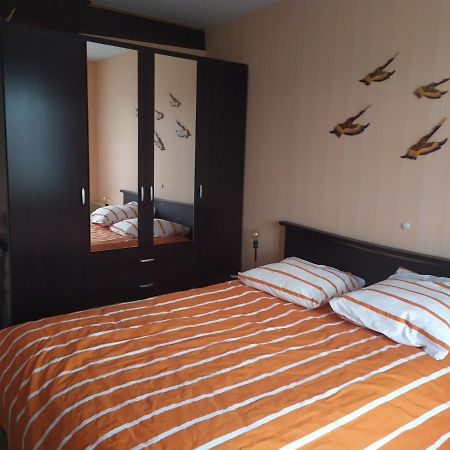Chez Fabienne T1 Daire Le Breuil-sur-Couze Dış mekan fotoğraf