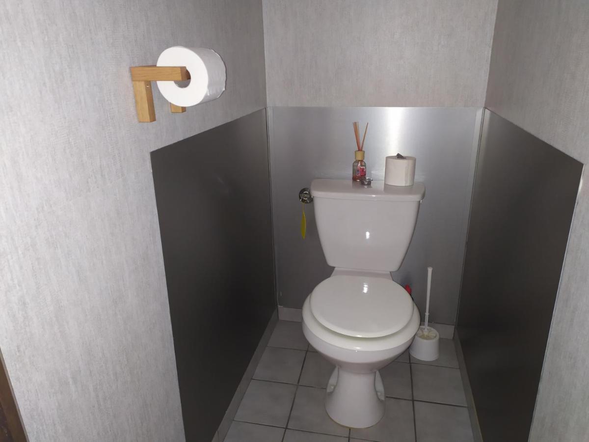 Chez Fabienne T1 Daire Le Breuil-sur-Couze Dış mekan fotoğraf
